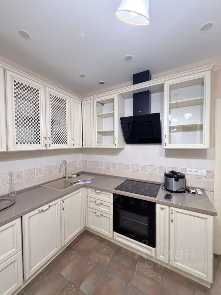 m. ZIL: Apartment, 1-rooms