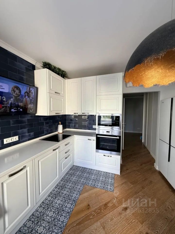 m. Ulitsa Milashenkova: Apartment, 2-rooms
