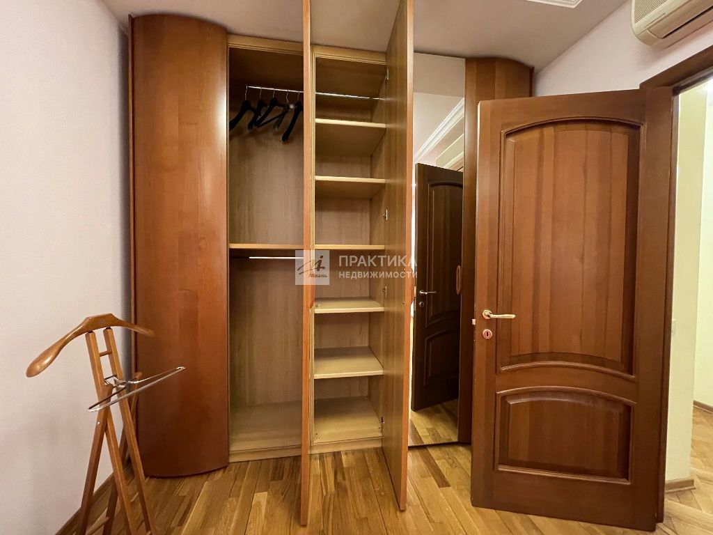 m. Mayakovskaya: Apartment, 3-rooms