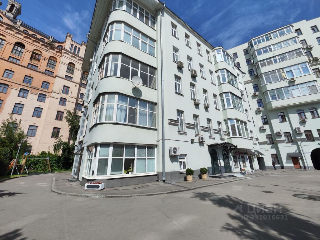 m. Lubyanka: Apartment, 3-rooms