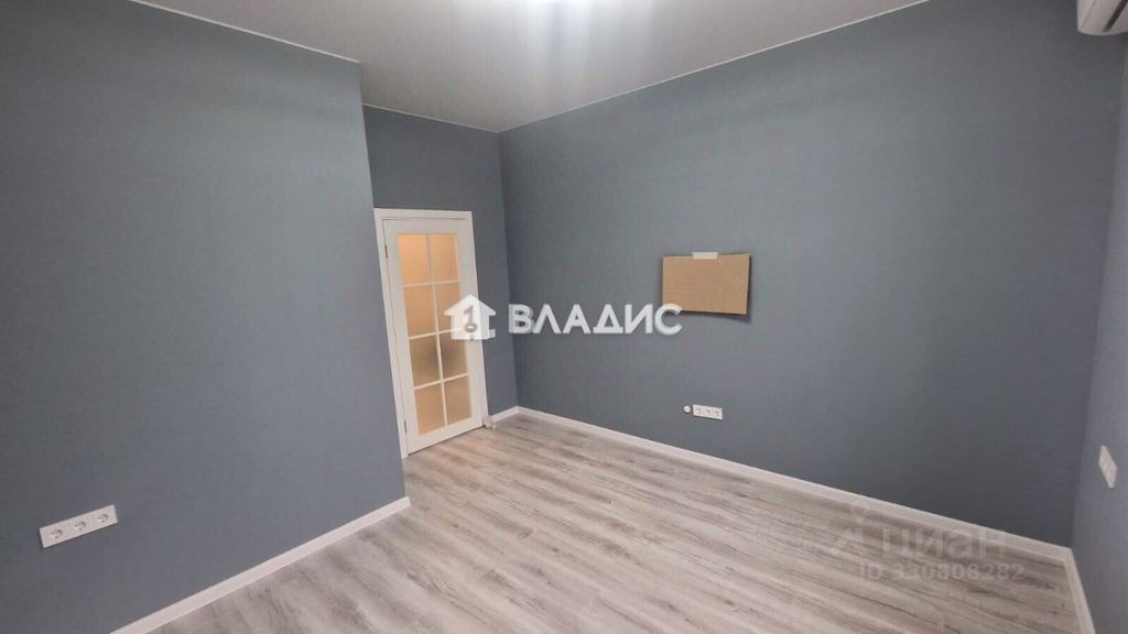 m. Solnechnaya: Apartment, 3-rooms