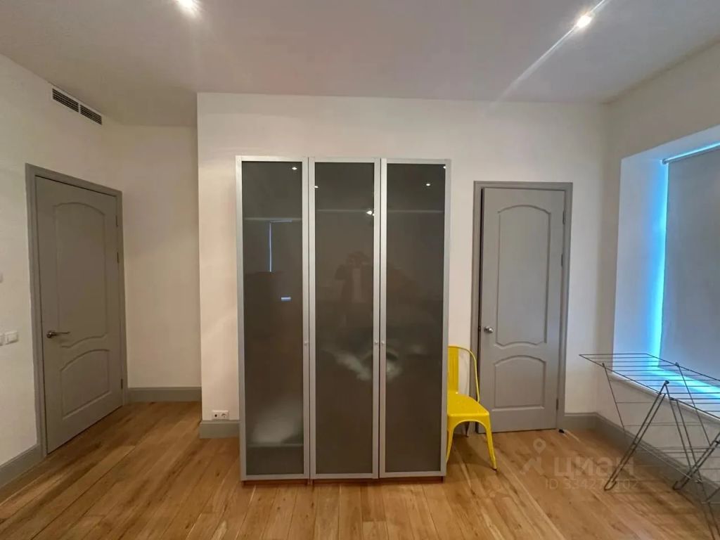 m. Novokuznetskaya: Apartment, 3-rooms