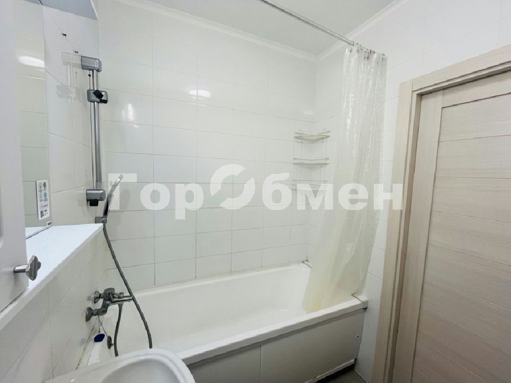 m. Narodnoe Opolchenie: Apartment, 3-rooms