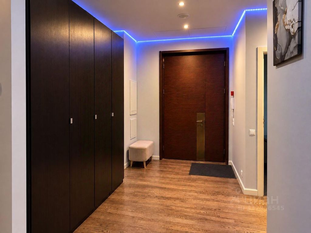 m. Delovoy tsentr: Apartment, 2-rooms