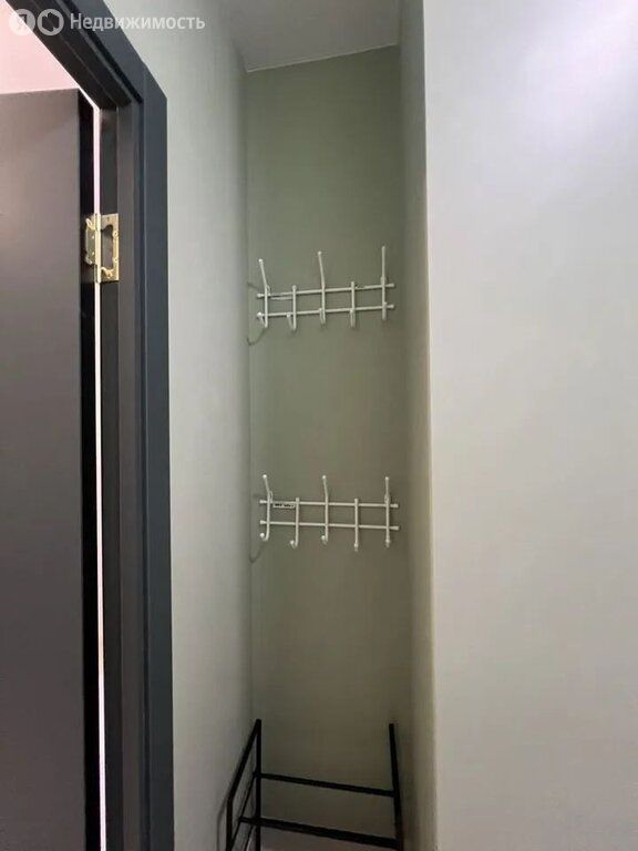 m. ZIL: Apartment, 1-rooms