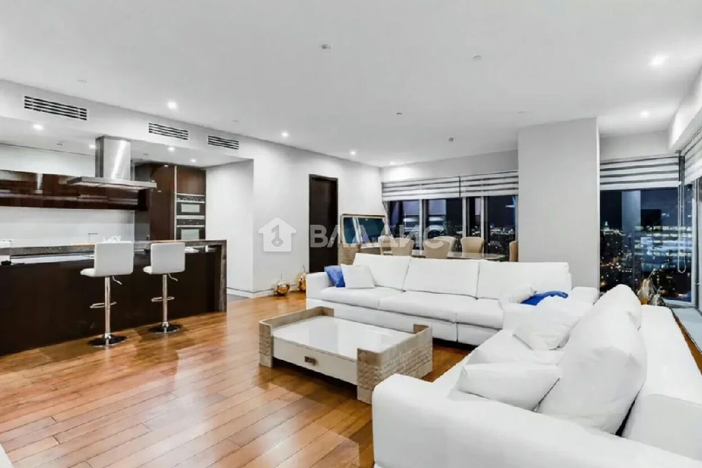 m. Moskva-Siti: Apartment, 3-rooms