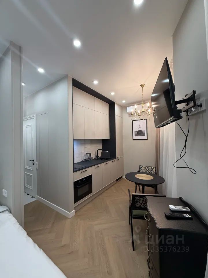 m. Moskva Tovarnaya: Apartment, studio