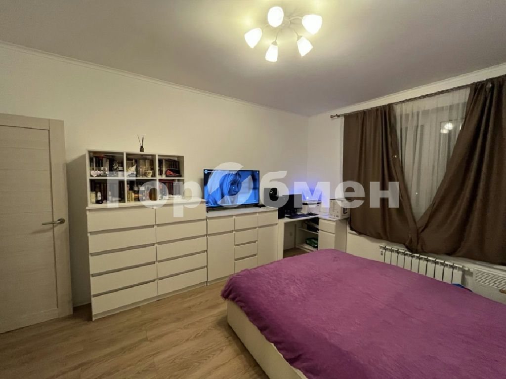 m. Narodnoe Opolchenie: Apartment, 3-rooms