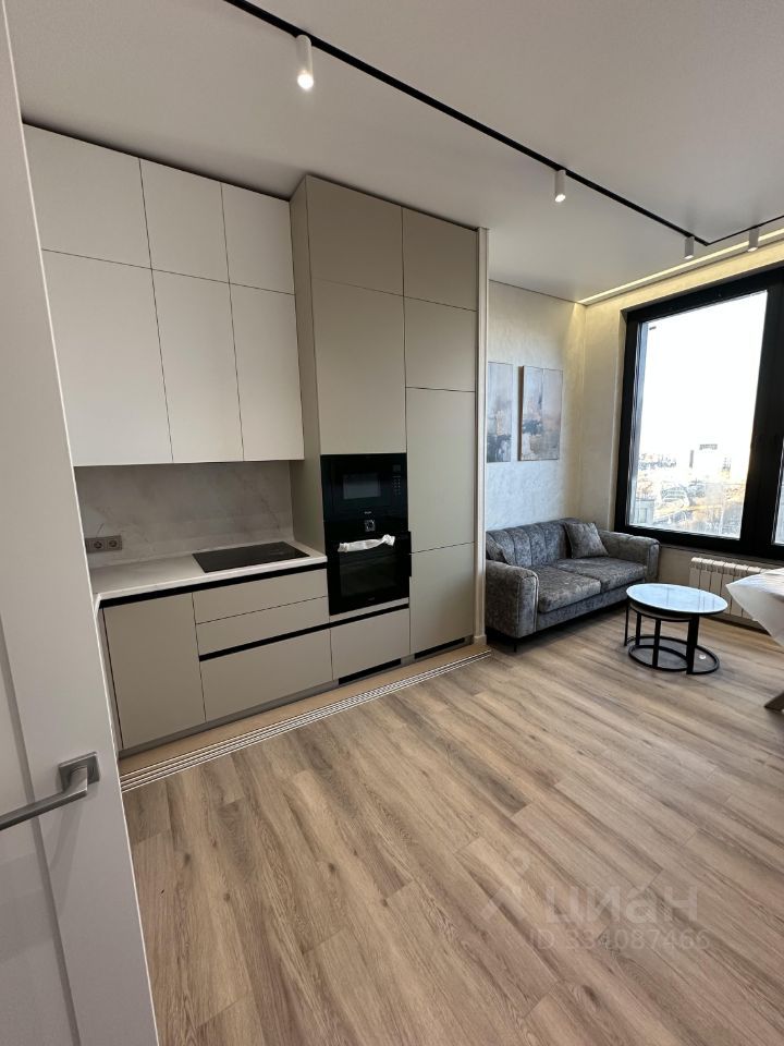 m. Aminyevskaya: Apartment, 3-rooms