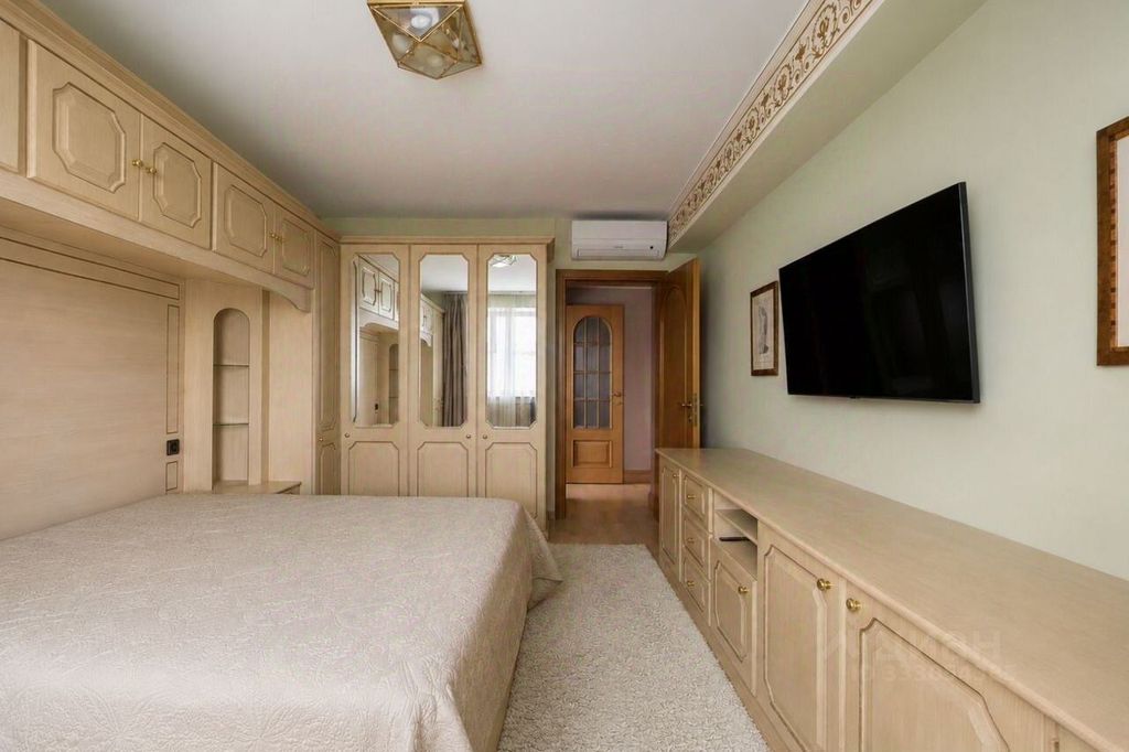 m. Barrikadnaya: Apartment, 2-rooms