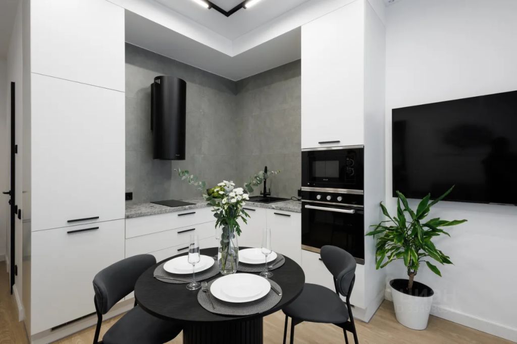 m. Baumanskaya: Apartment, 2-rooms