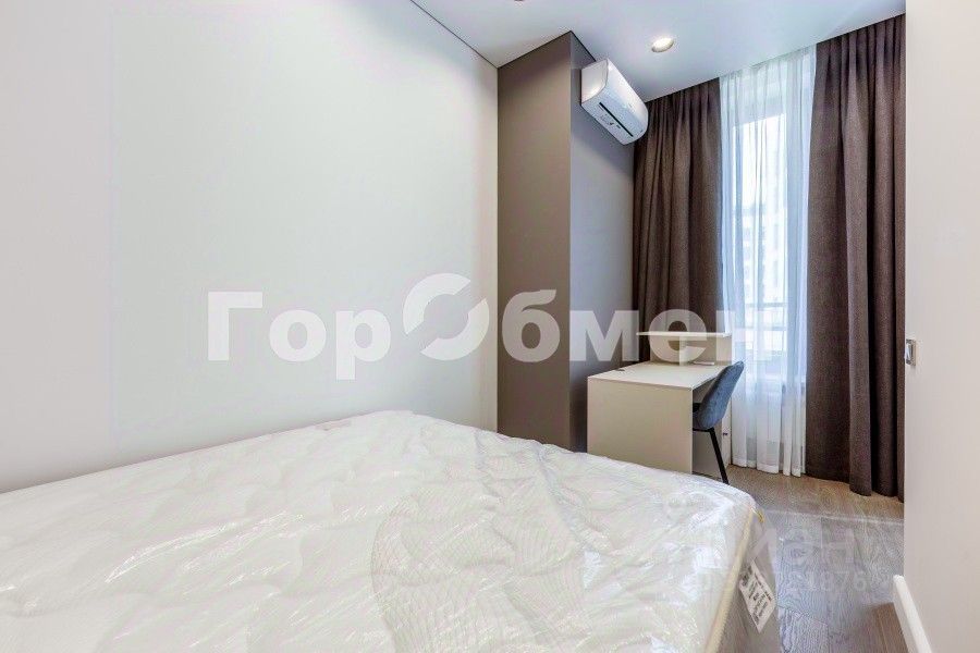 m. ZIL: Apartment, 1-rooms