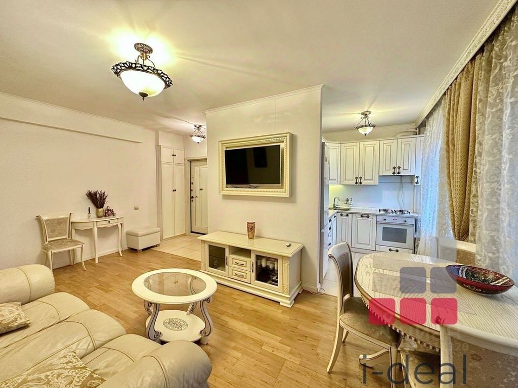 m. Ulitsa 1905 goda: Apartment, 2-rooms