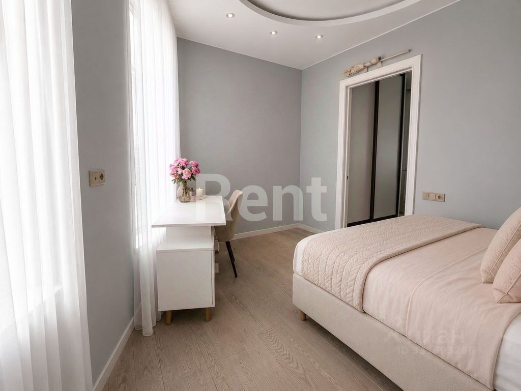 m. Aminyevskaya: Apartment, 3-rooms