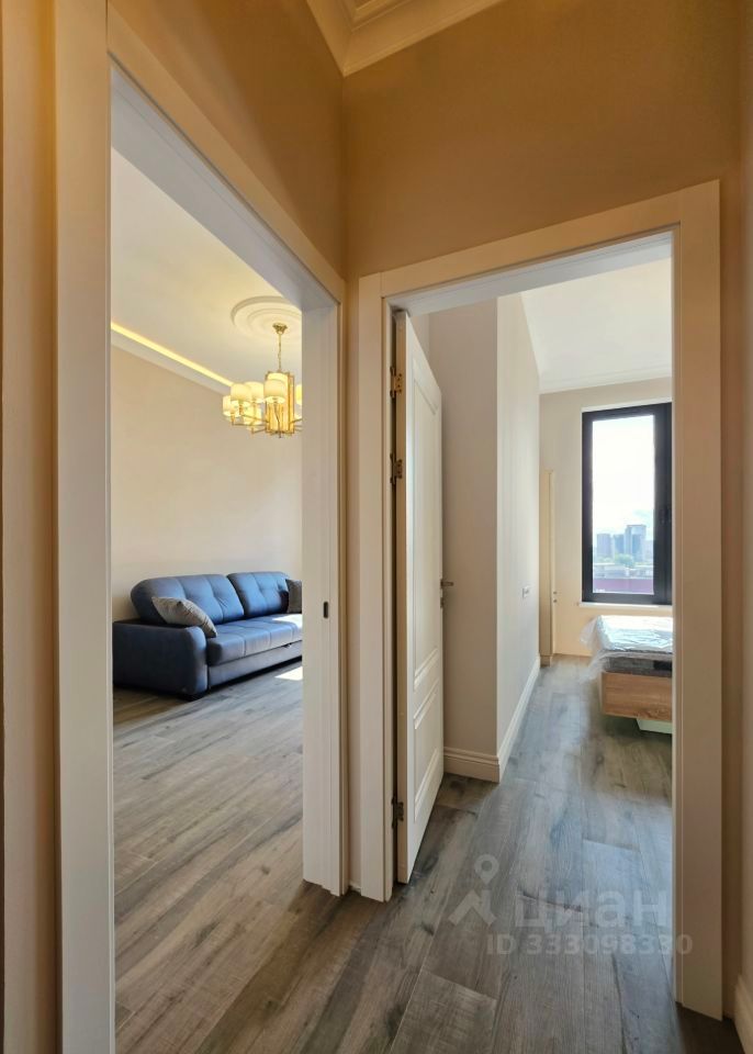 m. ZIL: Apartment, 1-rooms