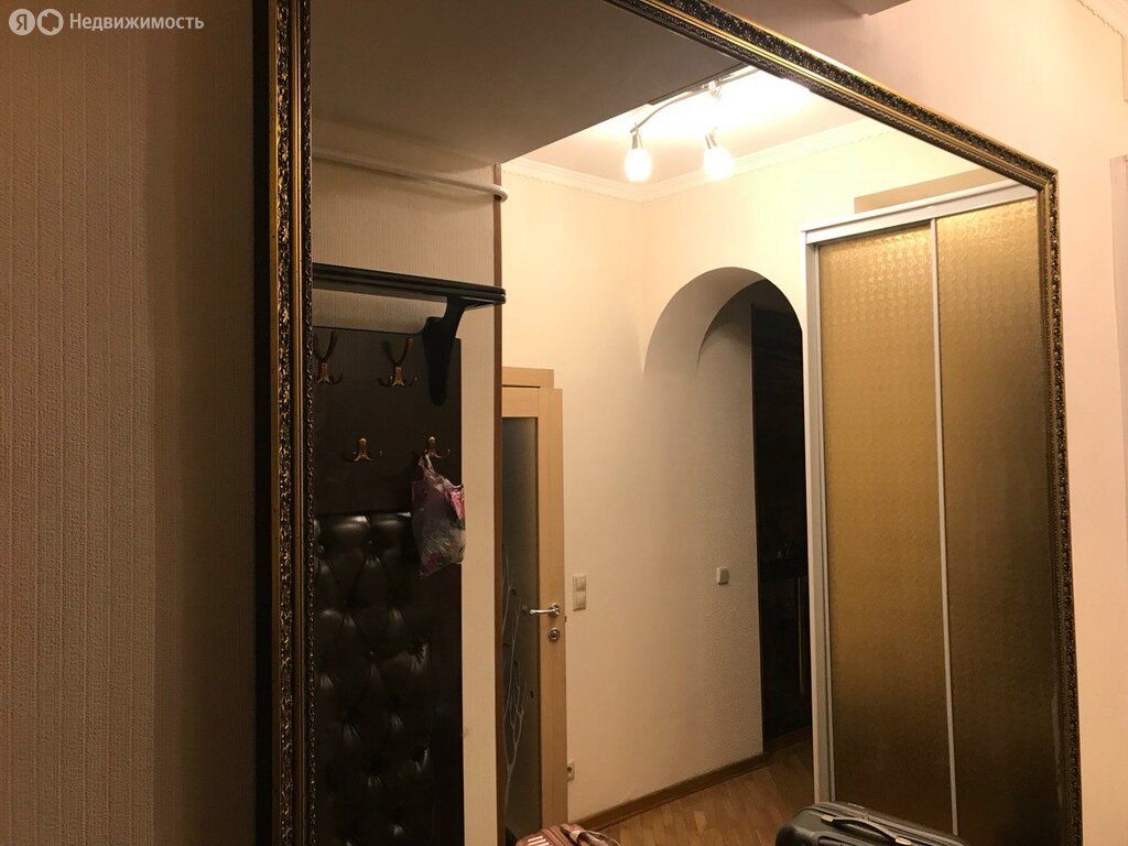 m. Teatralnaya: Apartment, 2-rooms