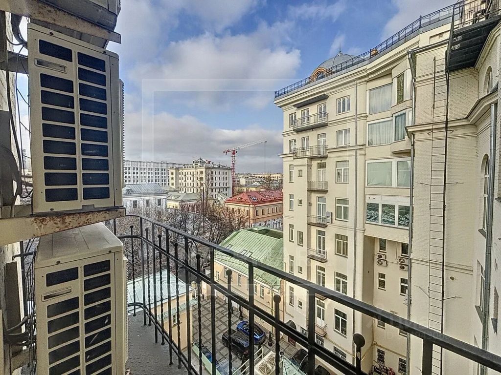 m. Borovitskaya: Apartment, 5-rooms