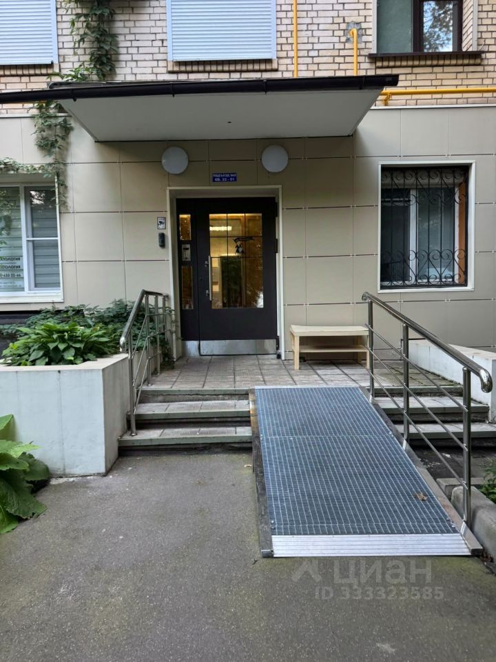 m. Barrikadnaya: Apartment, 2-rooms