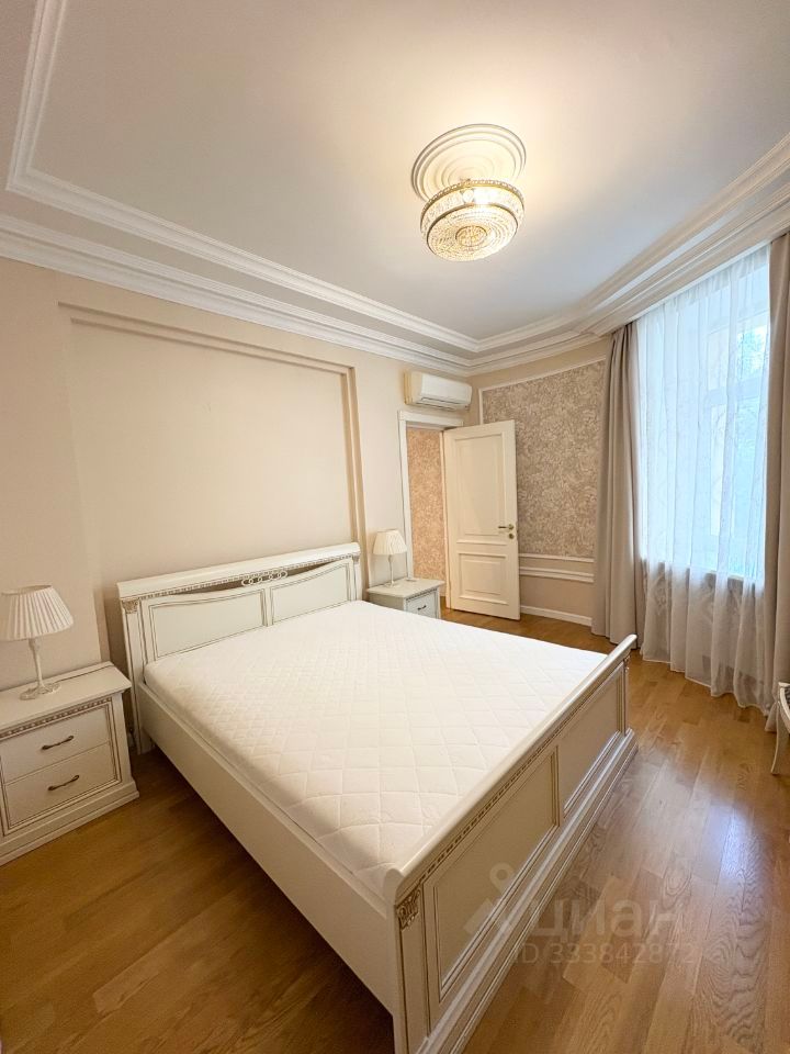m. Ploschad Gagarina: Apartment, 2-rooms