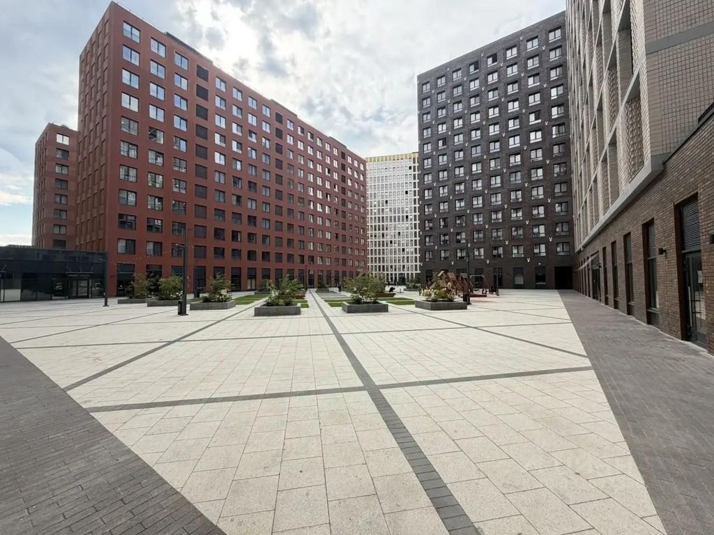 m. ZIL: Apartment, 2-rooms