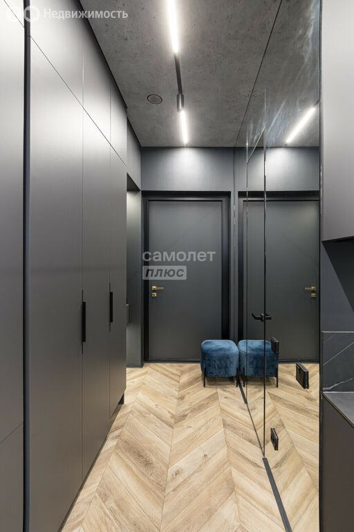 m. Zorge: Apartment, studio