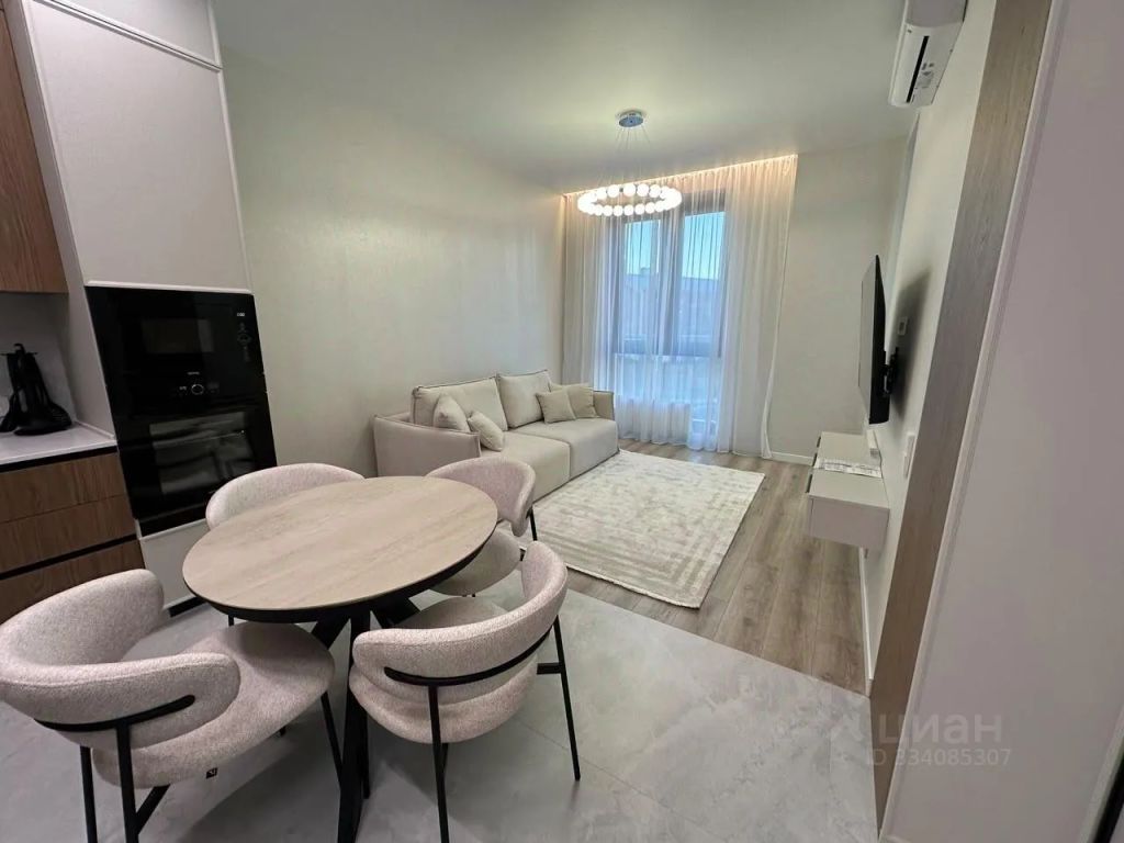 m. ZIL: Apartment, 2-rooms