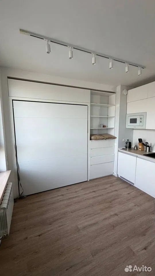 m. Lukhmanovskaya: Apartment, studio