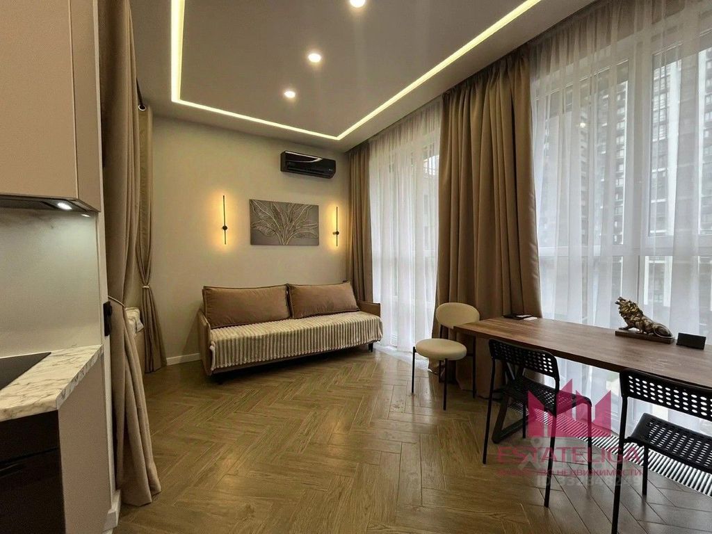 m. Zorge: Apartment, studio