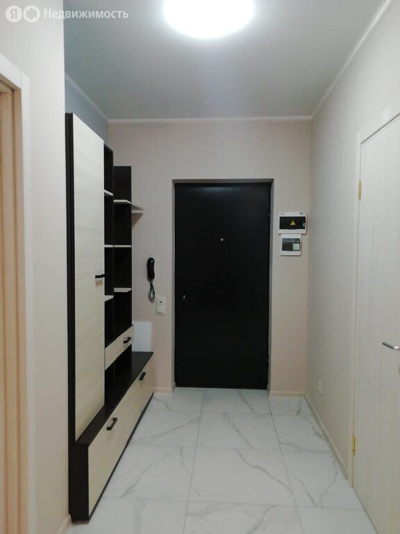 m. Lukhmanovskaya: Apartment, 1-rooms