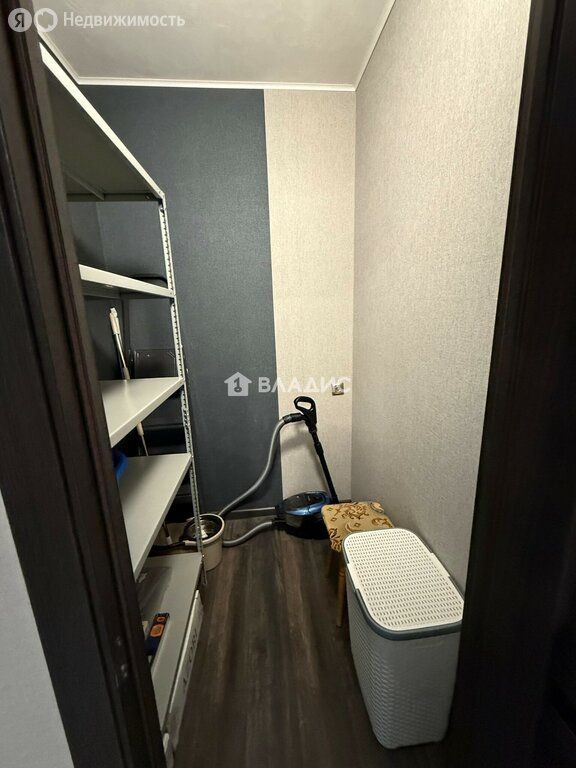 m. Lukhmanovskaya: Apartment, 2-rooms