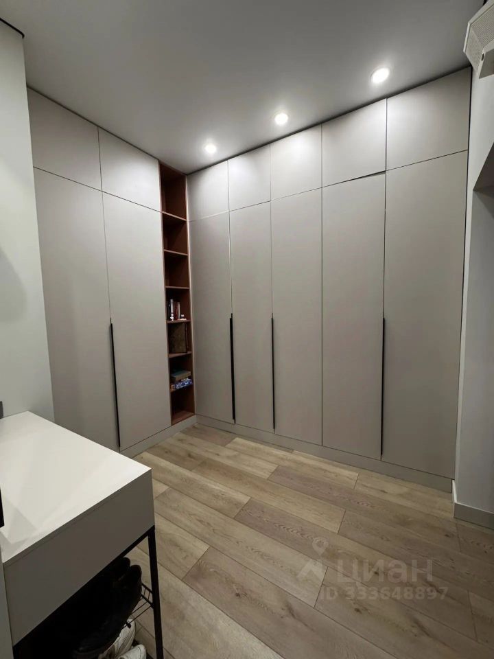 m. ZIL: Apartment, studio