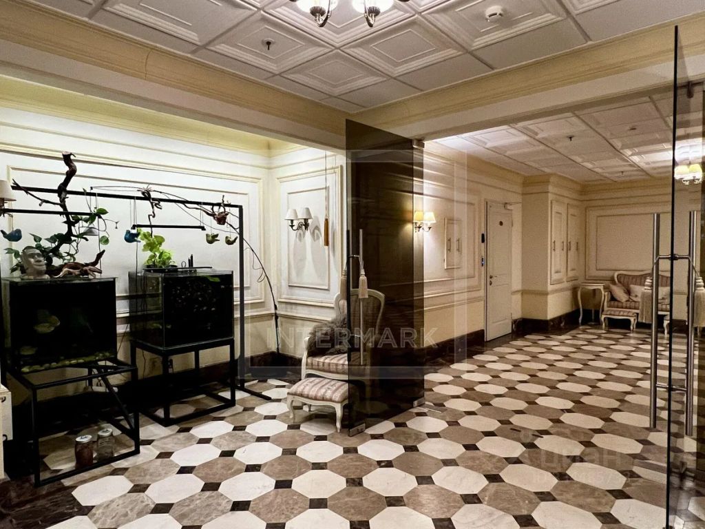 m. Kropotkinskaya: Apartment, 4-rooms