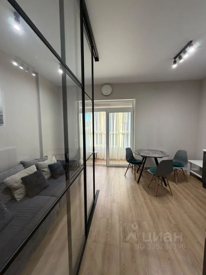 m. Strogino: Apartment, studio