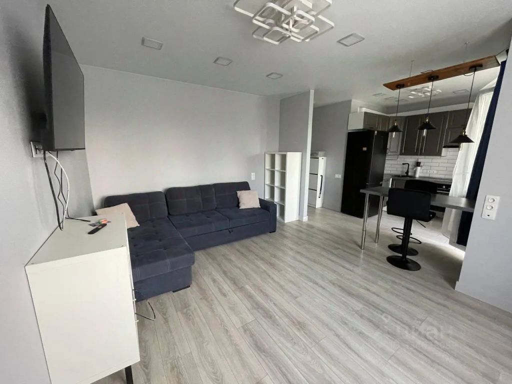 m. Lukhmanovskaya: Apartment, 1-rooms