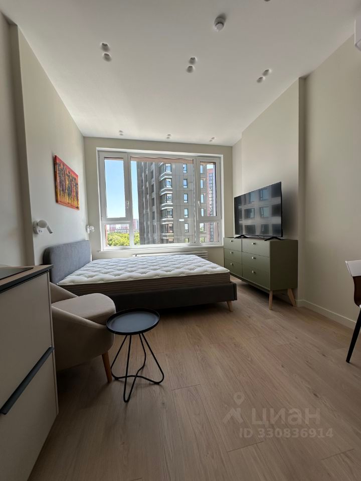 m. Verkhnie Kotly: Apartment, studio