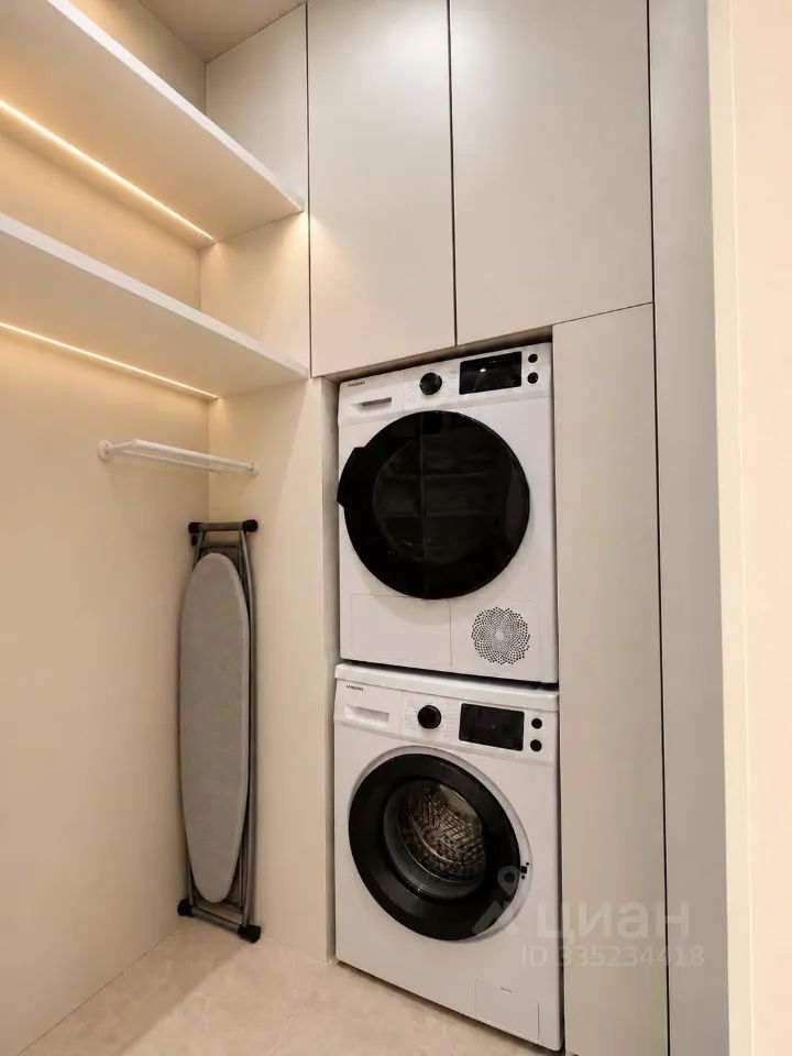 m. Molodezhnaya: Apartment, 4-rooms