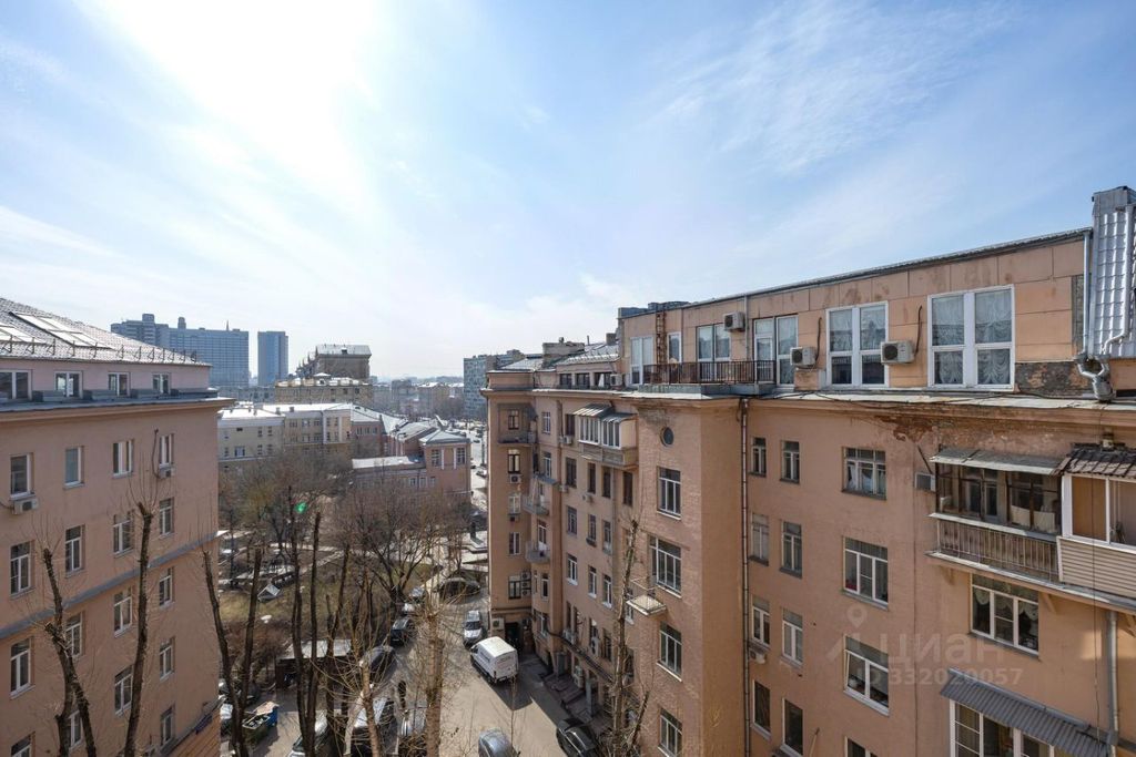m. Barrikadnaya: Apartment, 3-rooms