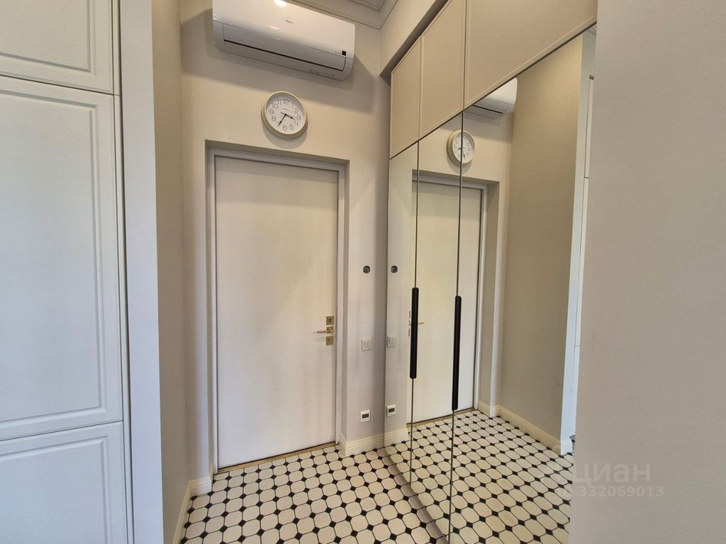 m. Oktyabrskoe pole: Apartment, 1-rooms