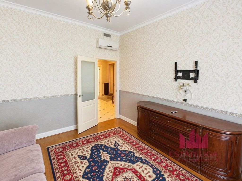m. Krasnopresnenskaya: Apartment, 2-rooms