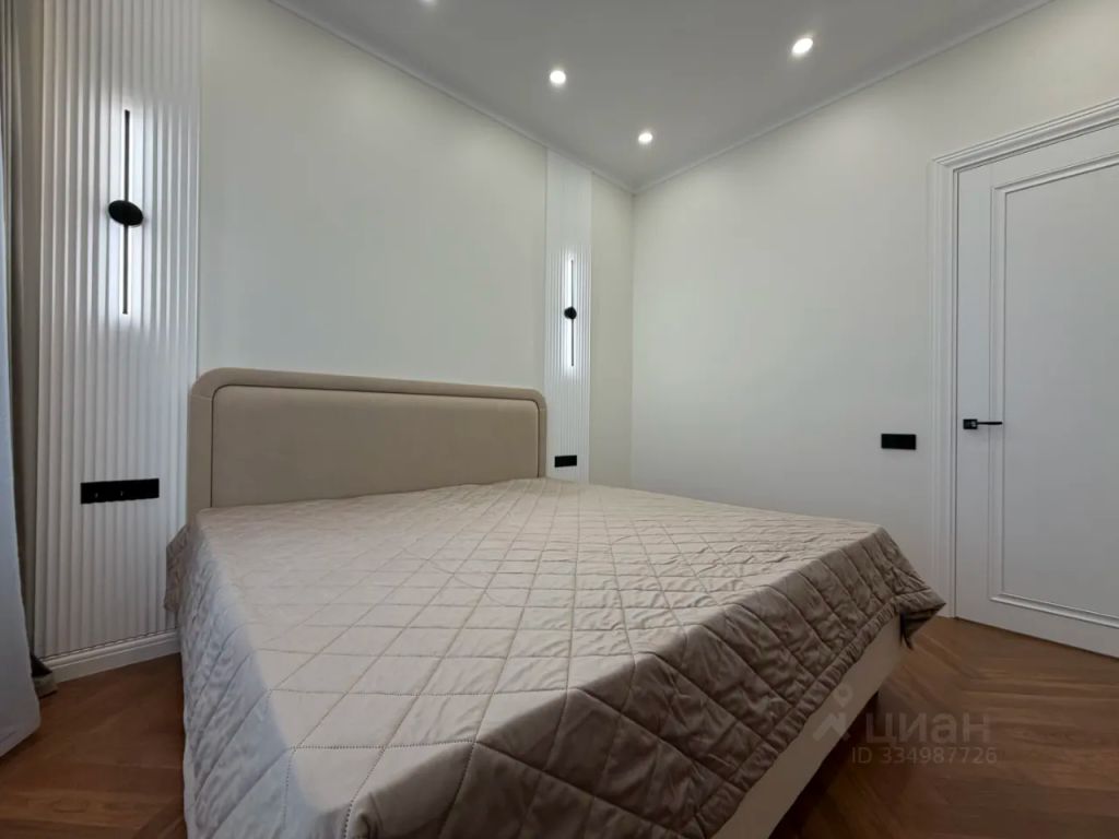 m. ZIL: Apartment, 1-rooms