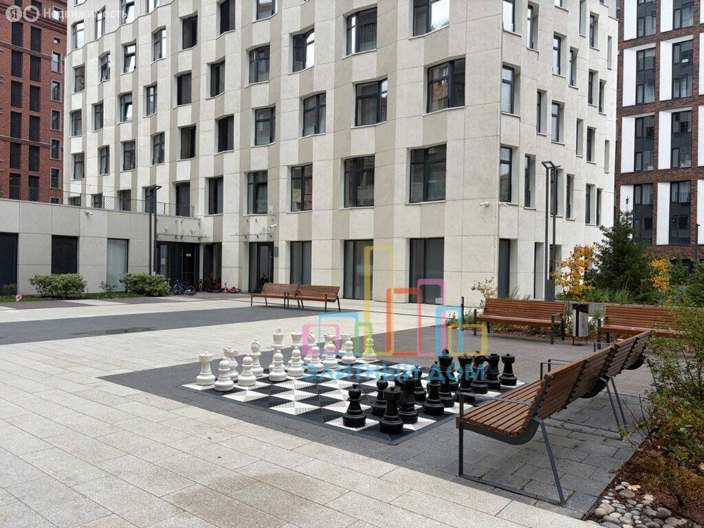 m. ZIL: Apartment, 2-rooms