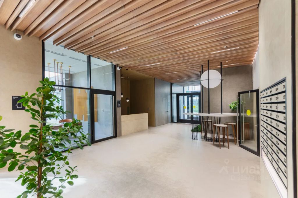 m. ZIL: Apartment, 2-rooms