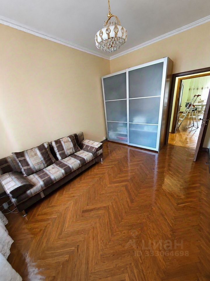 m. Barrikadnaya: Apartment, 3-rooms