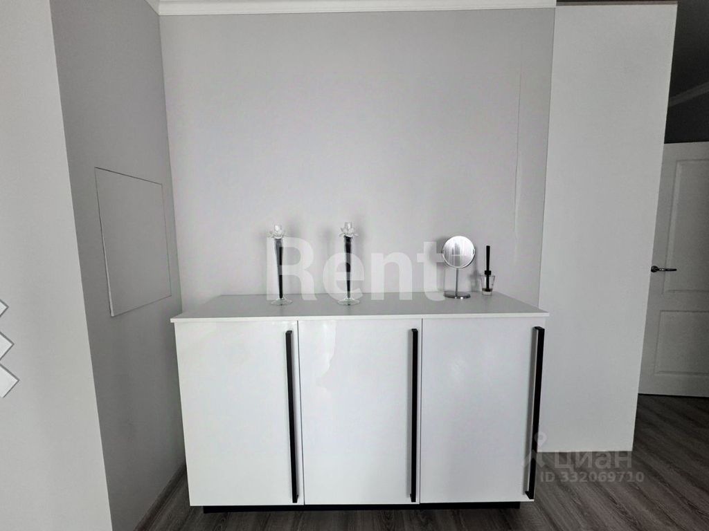 m. Rabochy Poselok: Apartment, 1-rooms