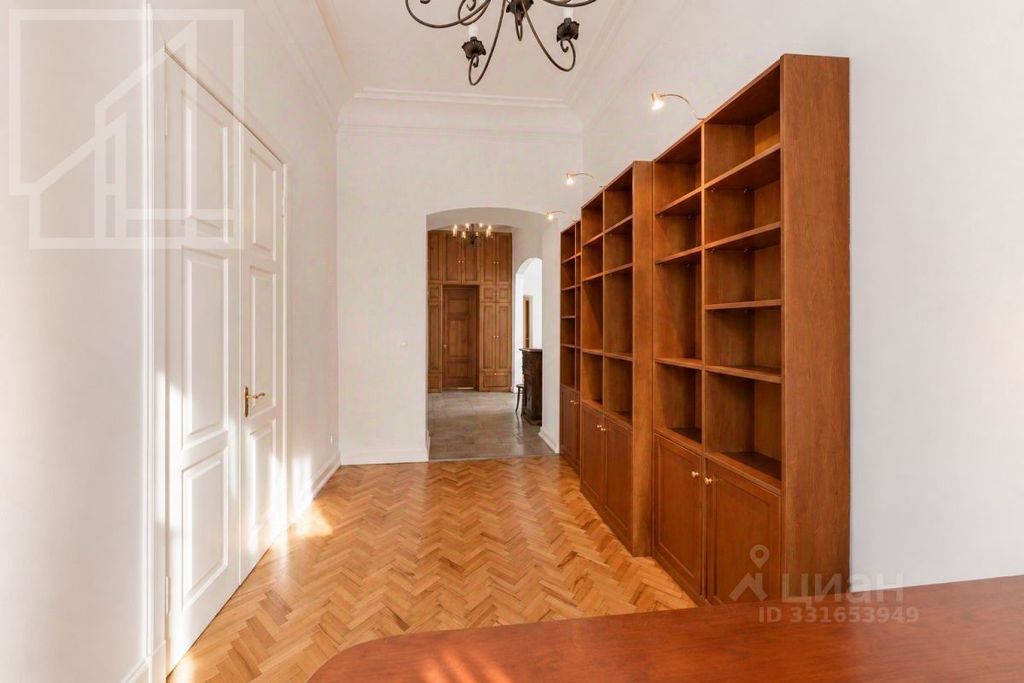 m. Kitay-gorod: Apartment, 4-rooms