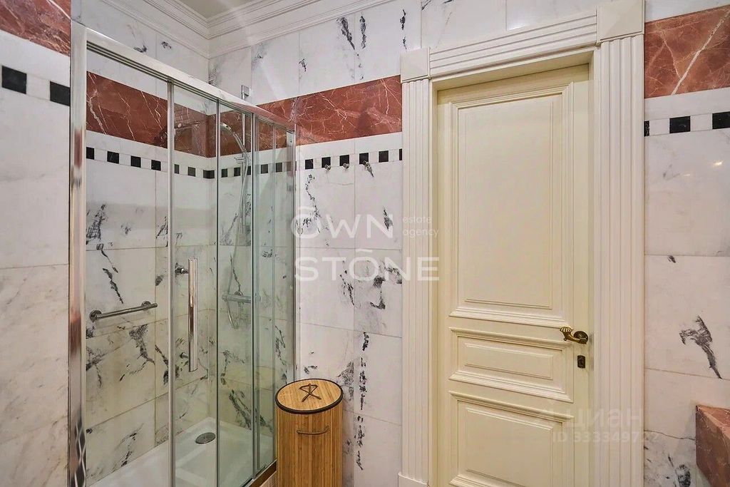 m. Kropotkinskaya: Apartment, 4-rooms