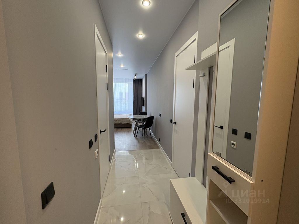 m. Verkhnie Kotly: Apartment, studio