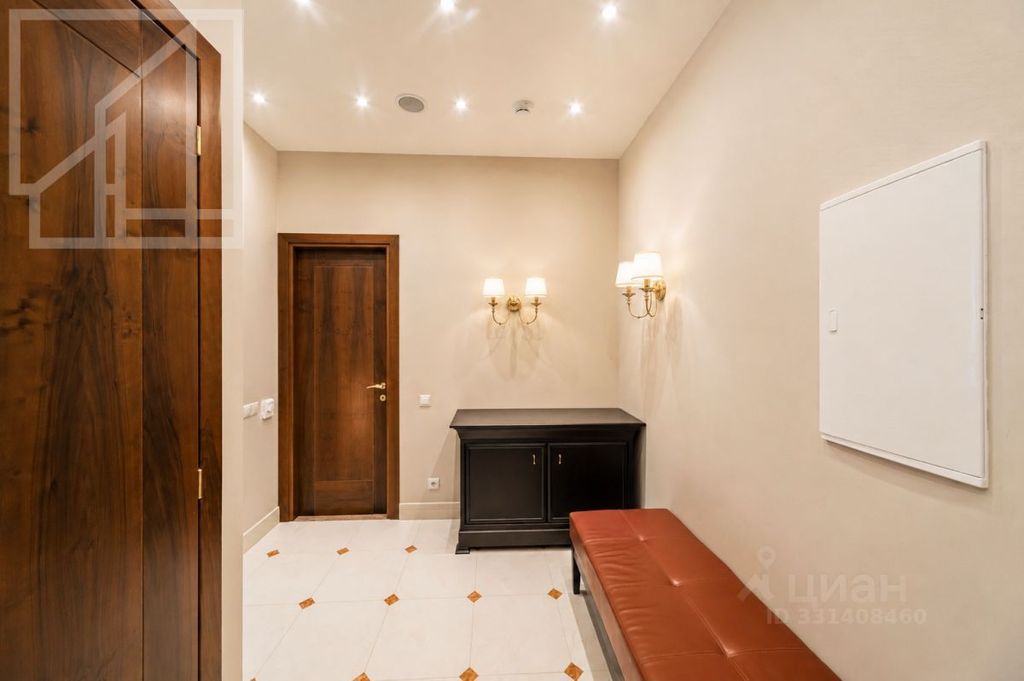 m. Delovoy tsentr: Apartment, 2-rooms