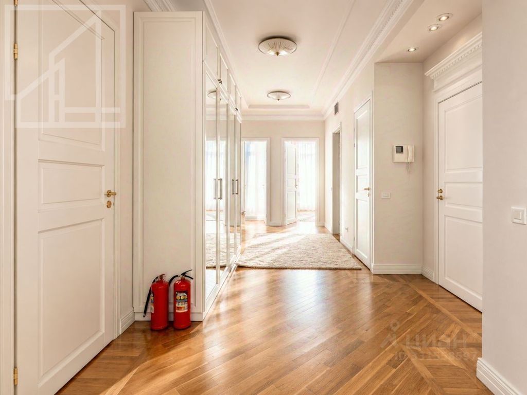 m. Arbatskaya: Apartment, 5-rooms