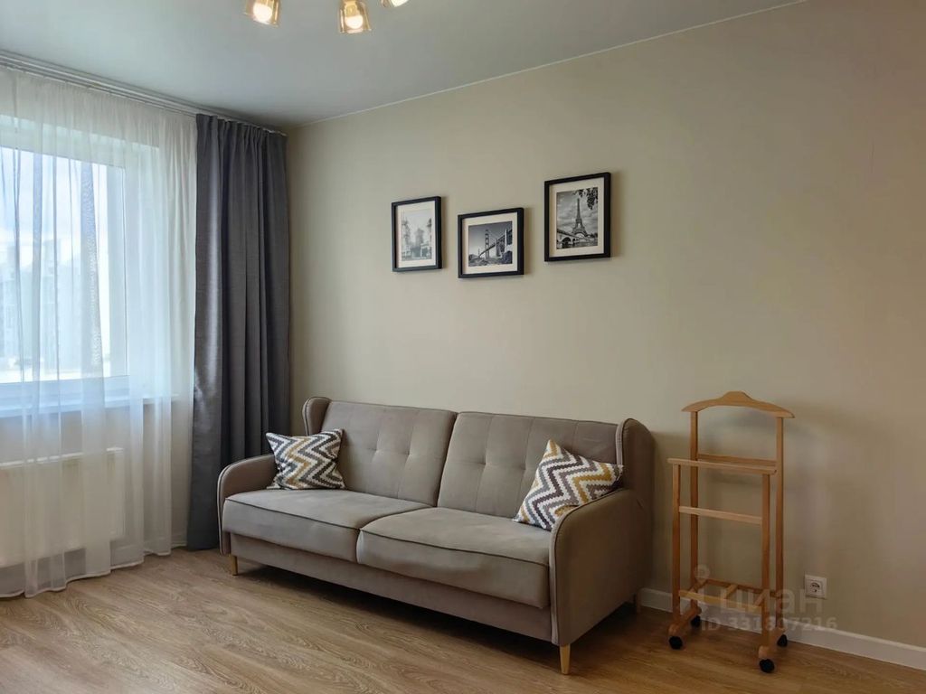 m. Lukhmanovskaya: Apartment, 1-rooms